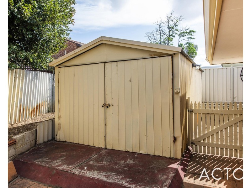 207 Riseley Street, Booragoon WA 6154
