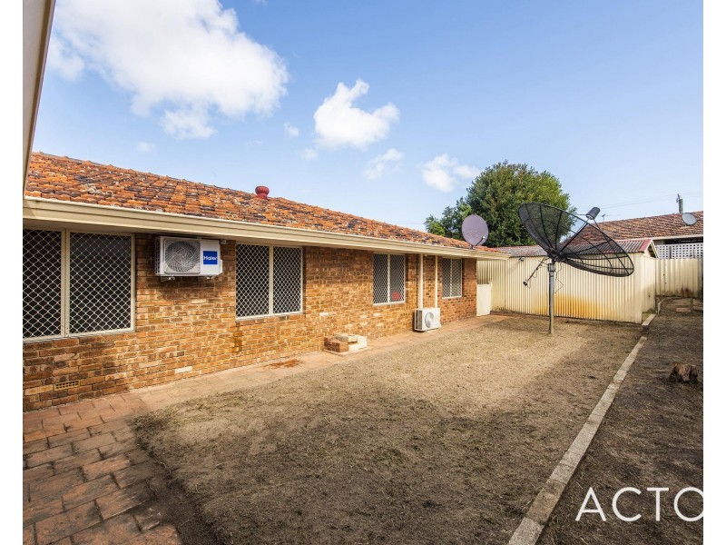 207 Riseley Street, Booragoon WA 6154