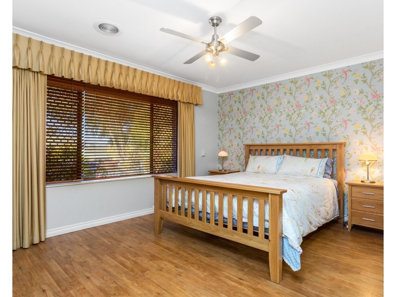 4 Steffanoni Place, Kardinya WA 6163