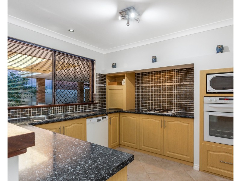 4 Steffanoni Place, Kardinya WA 6163