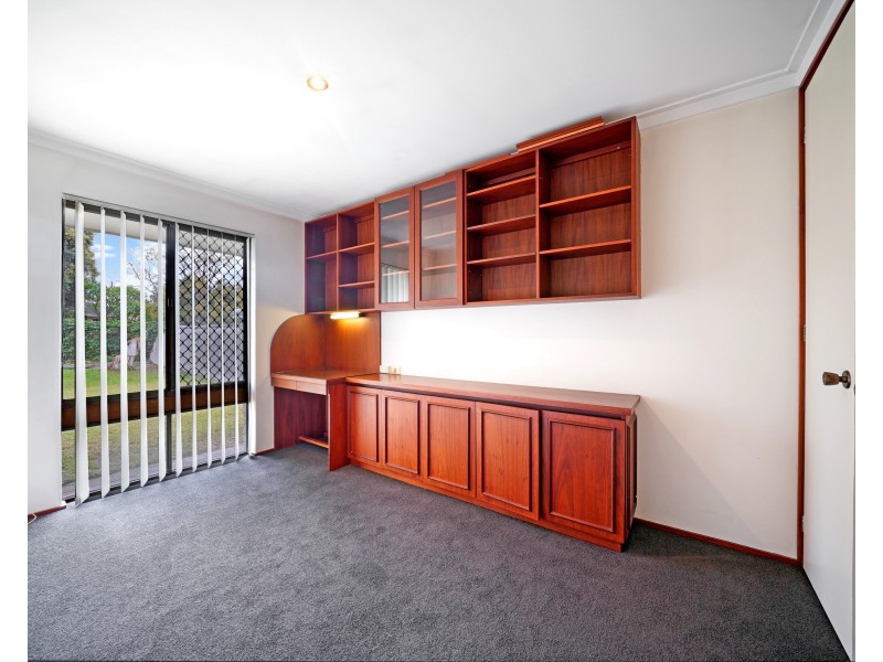 8 Worthington Road, Booragoon WA 6154