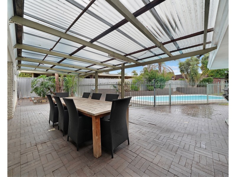 8 Worthington Road, Booragoon WA 6154