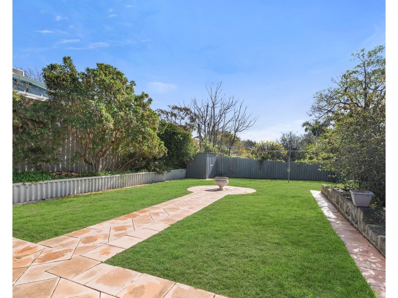 9 Cleopatra Street, Palmyra WA 6157