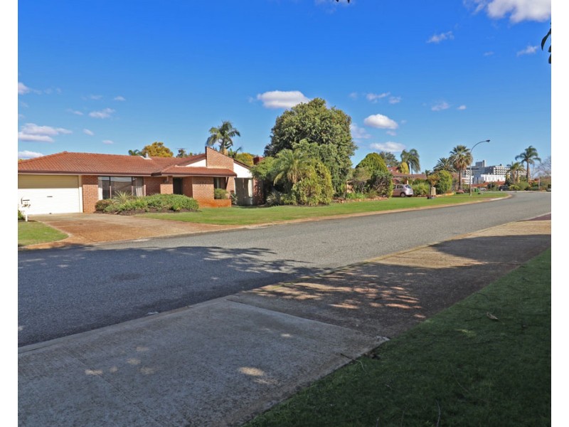 42 Beckley Circle, Leeming WA 6149