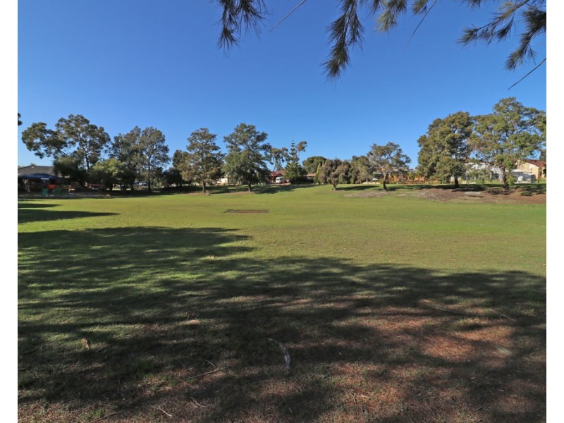42 Beckley Circle, Leeming WA 6149