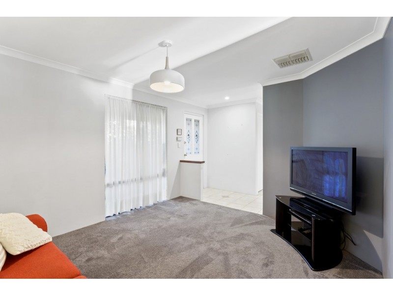 7 Coomer Elbow, South Guildford WA 6055