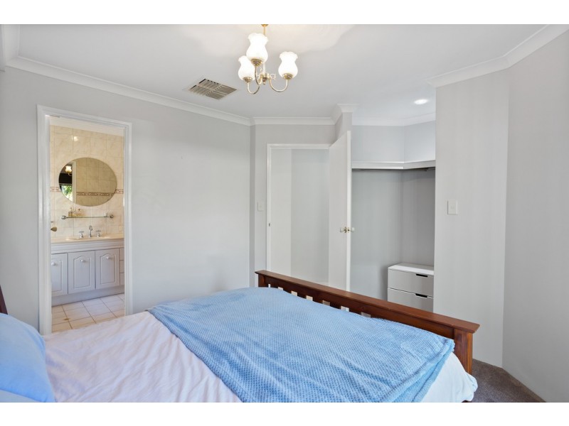 7 Coomer Elbow, South Guildford WA 6055