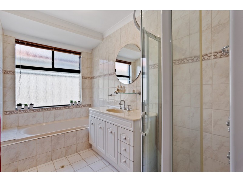 7 Coomer Elbow, South Guildford WA 6055