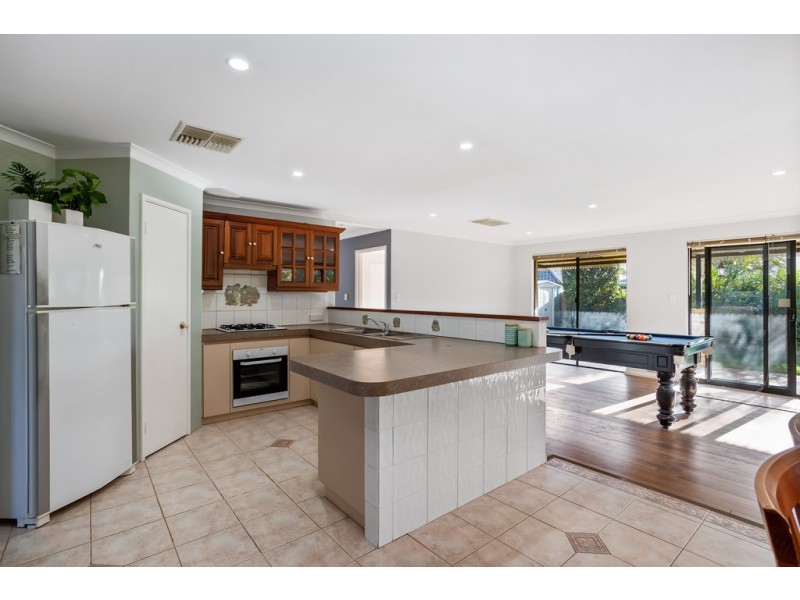 7 Coomer Elbow, South Guildford WA 6055