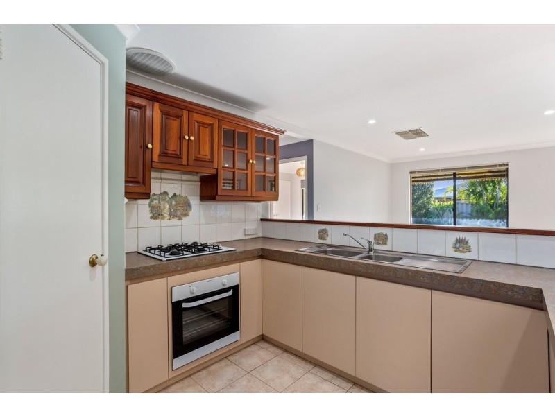 7 Coomer Elbow, South Guildford WA 6055