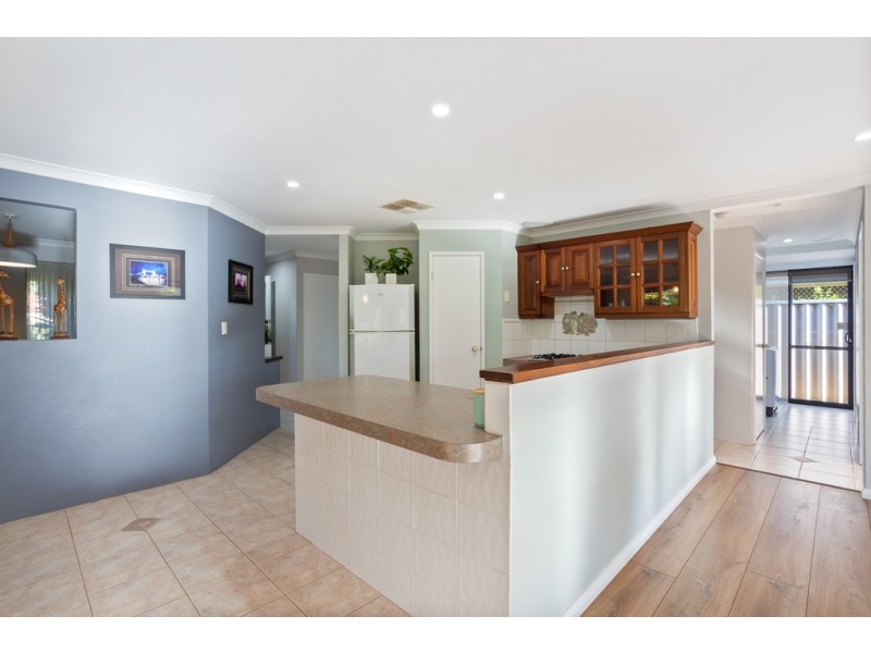 7 Coomer Elbow, South Guildford WA 6055