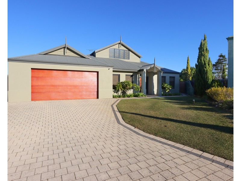 27 Glentrool Gardens, Canning Vale WA 6155