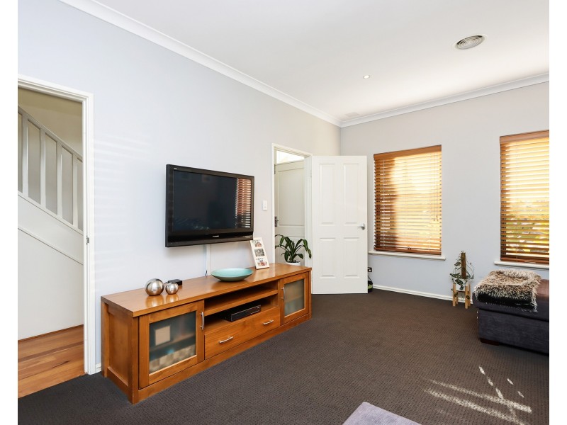 27 Glentrool Gardens, Canning Vale WA 6155