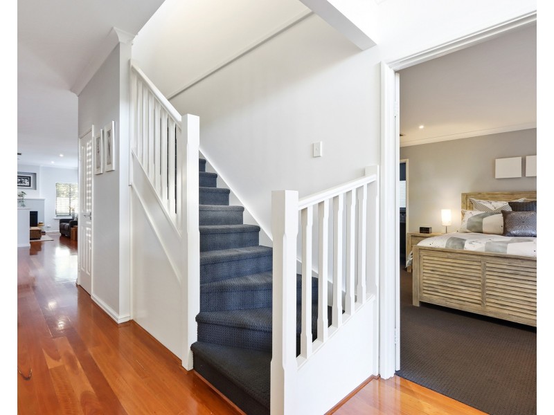 27 Glentrool Gardens, Canning Vale WA 6155