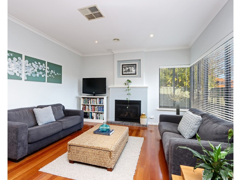 27 Glentrool Gardens, Canning Vale WA 6155