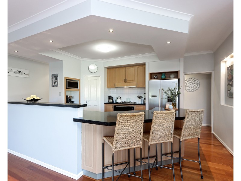 27 Glentrool Gardens, Canning Vale WA 6155