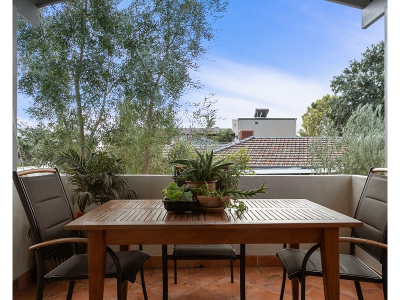 6/1 Lentona Rd, Attadale WA 6156