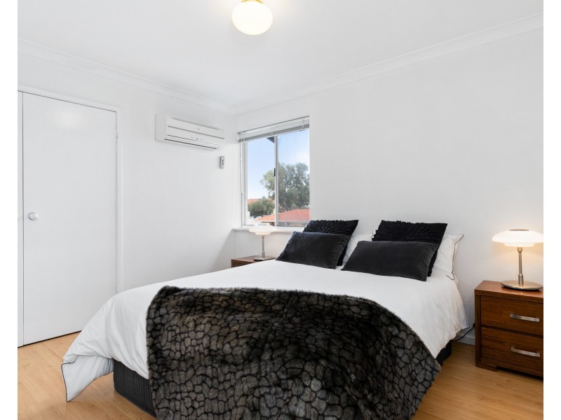 6/1 Lentona Rd, Attadale WA 6156