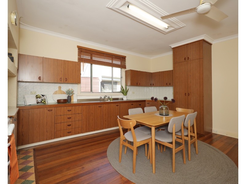 152 Edmund Street, Beaconsfield WA 6162