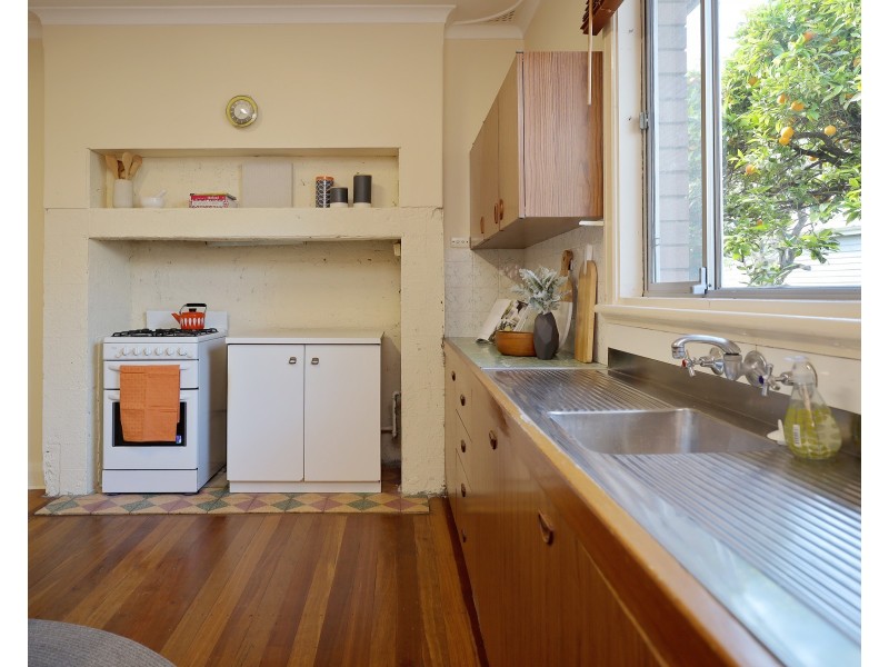 152 Edmund Street, Beaconsfield WA 6162