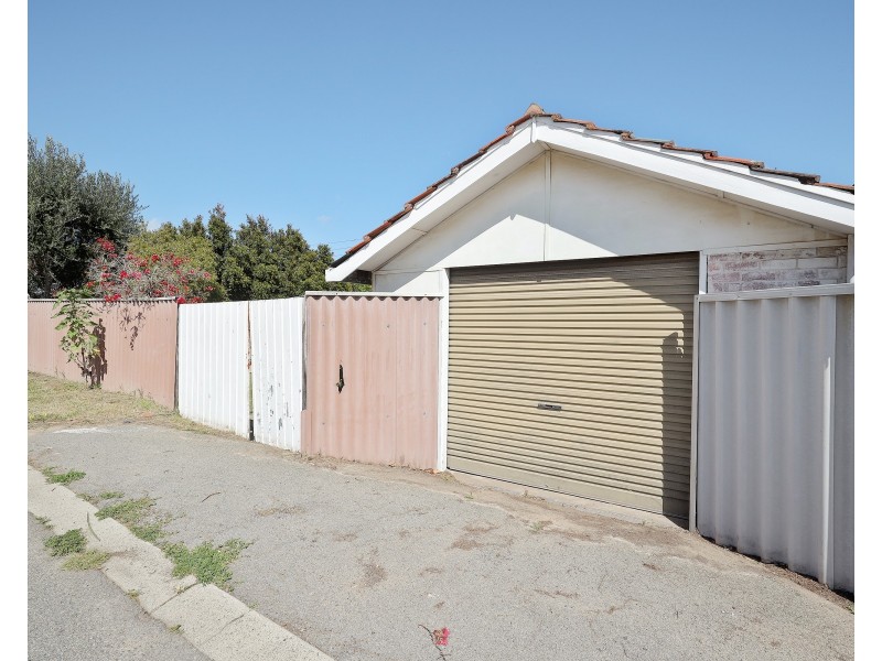 152 Edmund Street, Beaconsfield WA 6162