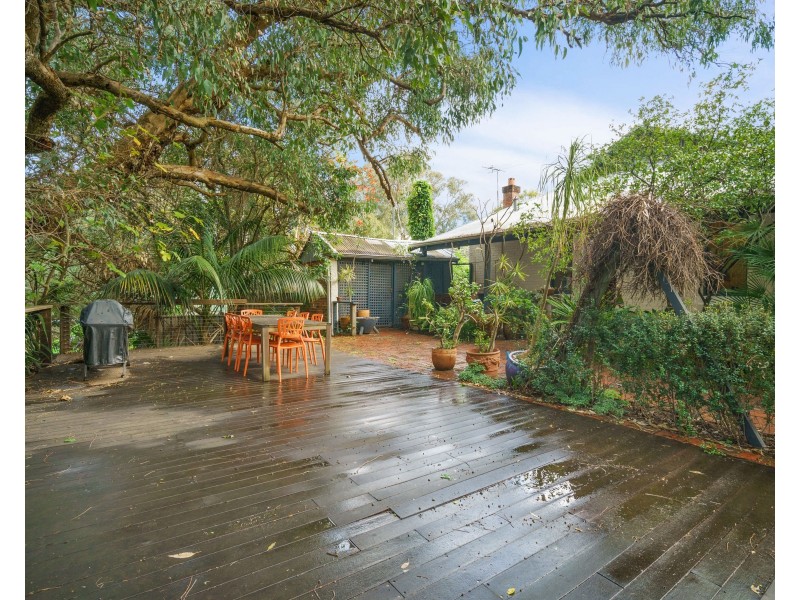 4 Almond Street, Guildford WA 6055