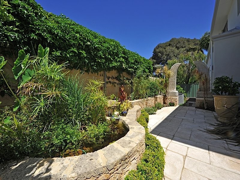 10B Crewe Street, Bicton WA 6157