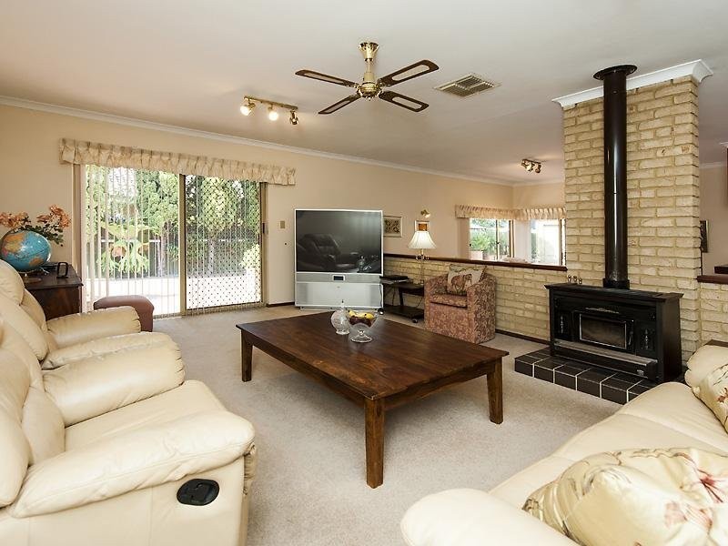 28 Potts St, Melville WA 6156