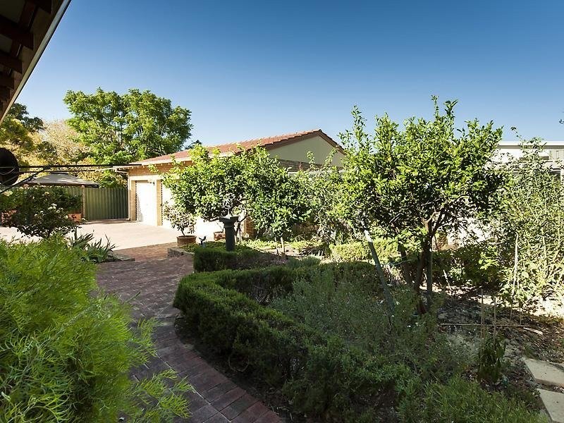 28 Potts St, Melville WA 6156