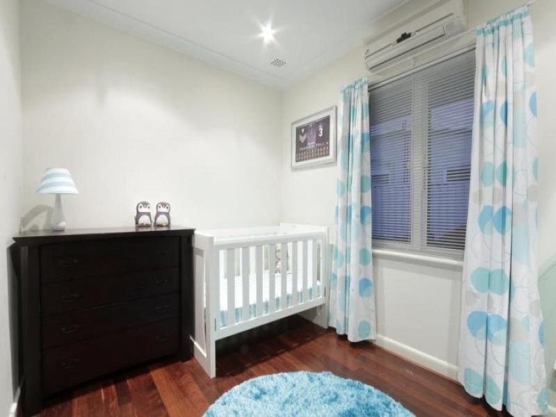 16 Calpin Cr, Attadale WA 6156