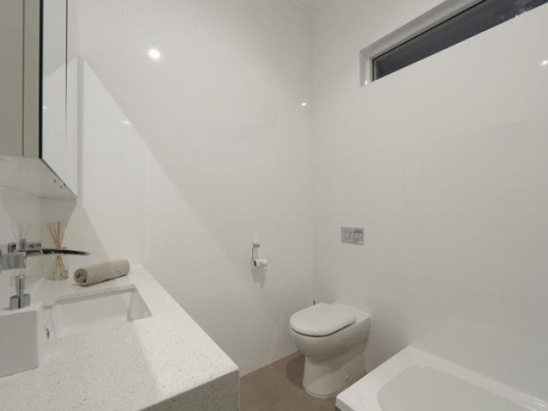 16 Calpin Cr, Attadale WA 6156