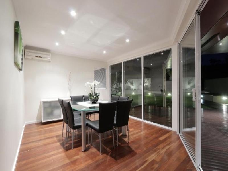 16 Calpin Cr, Attadale WA 6156