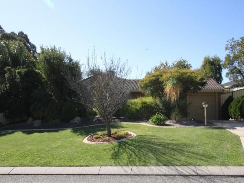 5 Challenger Drive, Thornlie WA 6108