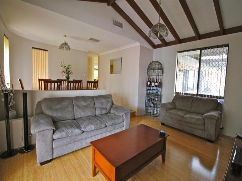 5 Challenger Drive, Thornlie WA 6108