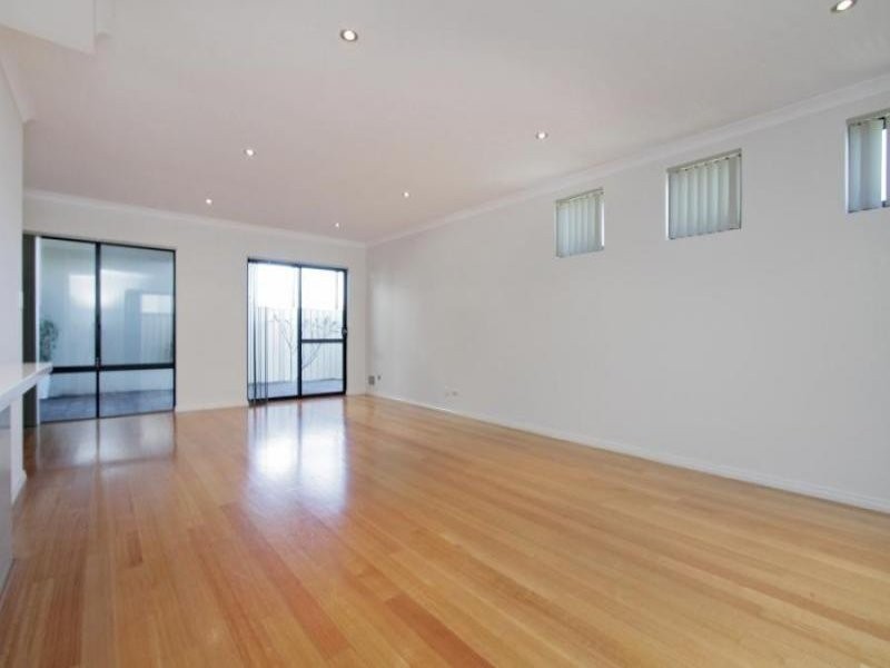 2/56 Spinnaker Heights, Yangebup WA 6164