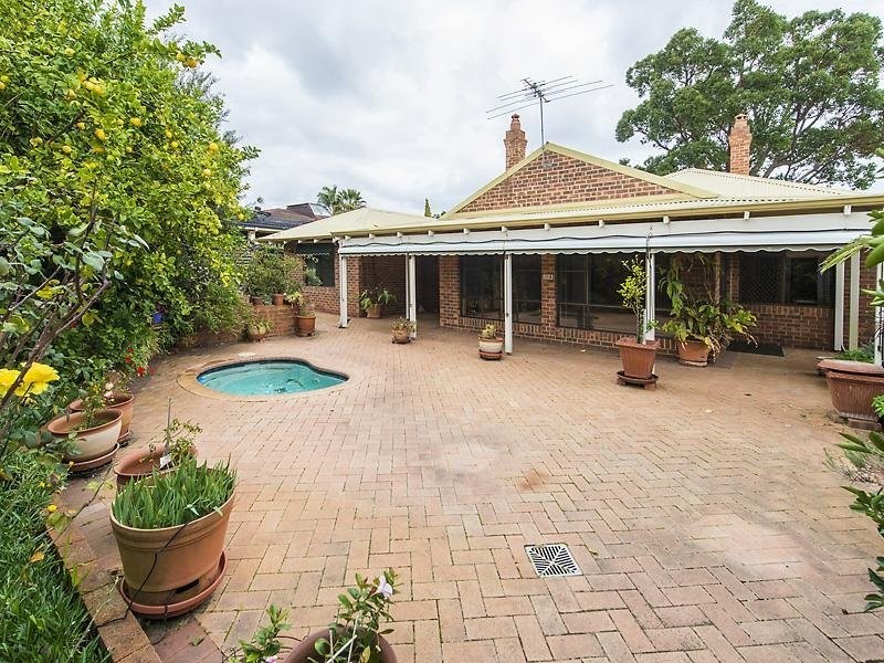 6 McCarter Road, Booragoon WA 6154