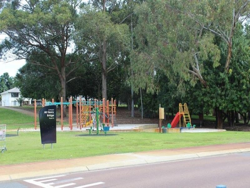 8A Hesford Avenue, Mount Pleasant WA 6153
