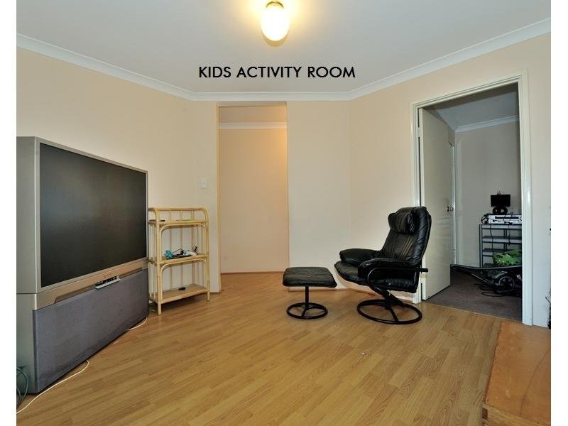 10 Vermilion Glade, Warnbro WA 6169