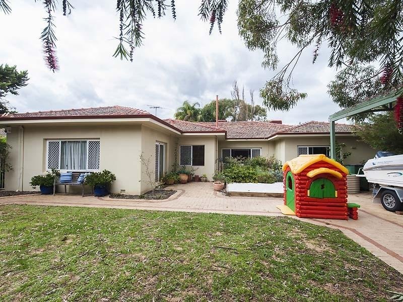 7-7A Lilian Avenue, Applecross WA 6153