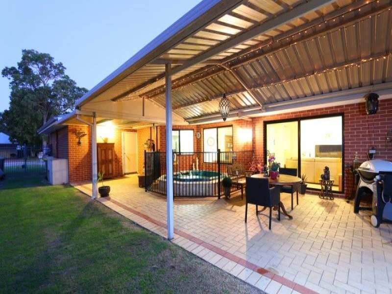 18 Morriett Street, Attadale WA 6156