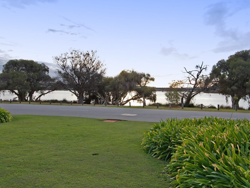 91 Riverton Drive West, Rossmoyne WA 6148