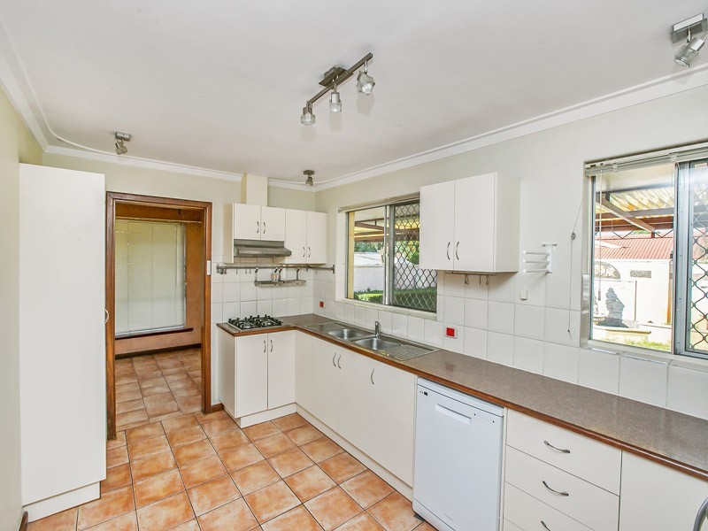 124A Arlunya Avenue, Cloverdale WA 6105