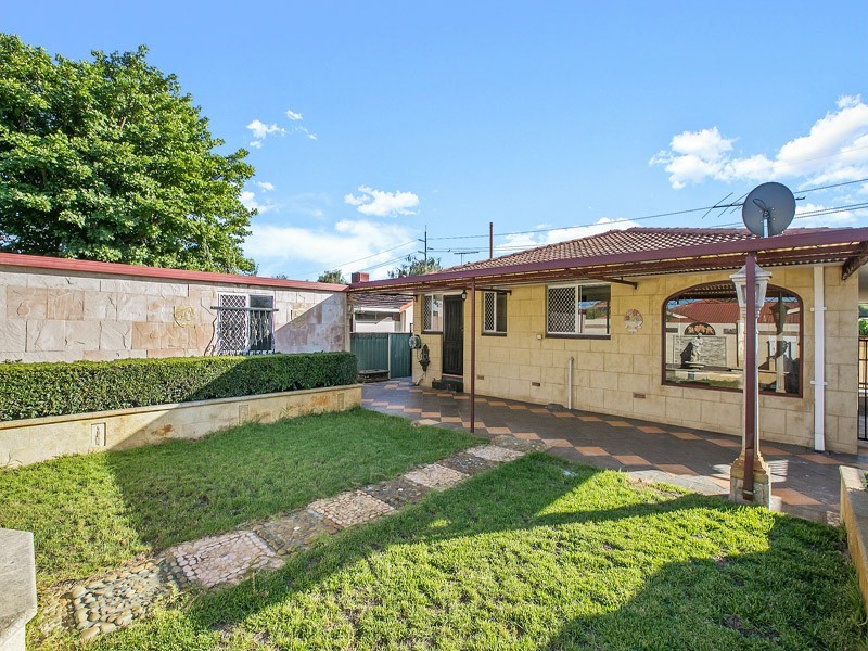 124A Arlunya Avenue, Cloverdale WA 6105