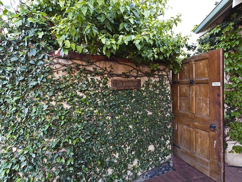 25 Doney Street, Alfred Cove WA 6154