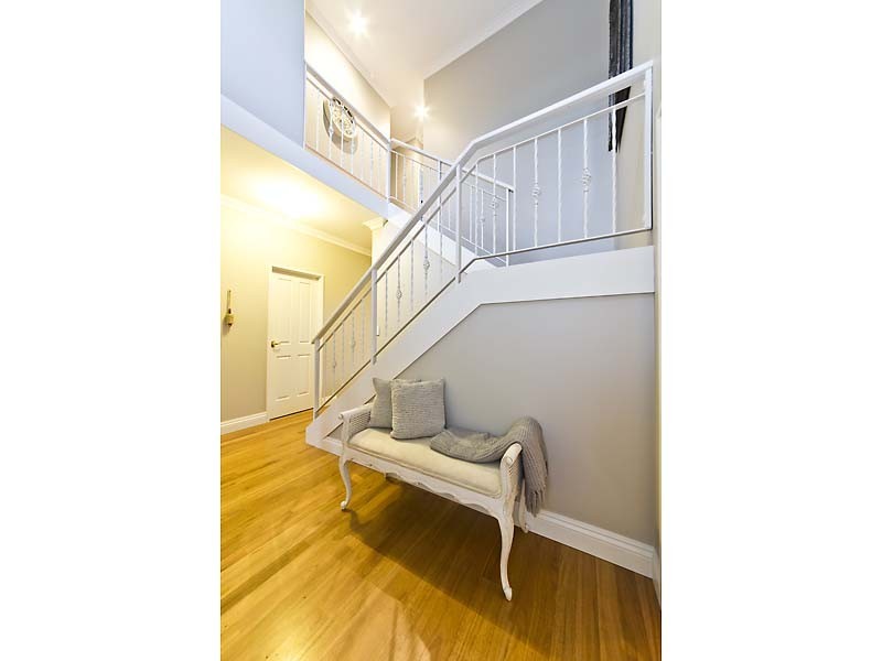 25 Doney Street, Alfred Cove WA 6154