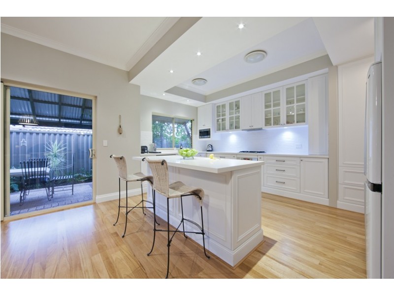 25 Doney Street, Alfred Cove WA 6154