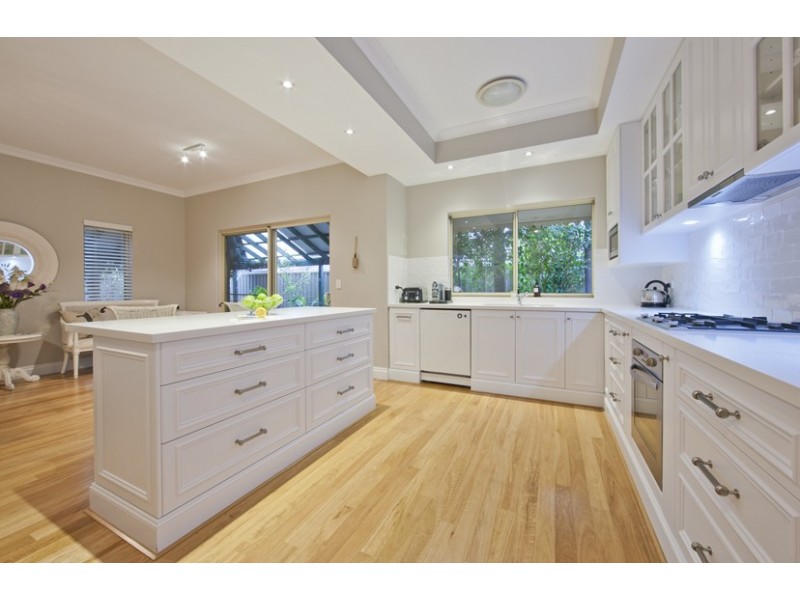 25 Doney Street, Alfred Cove WA 6154