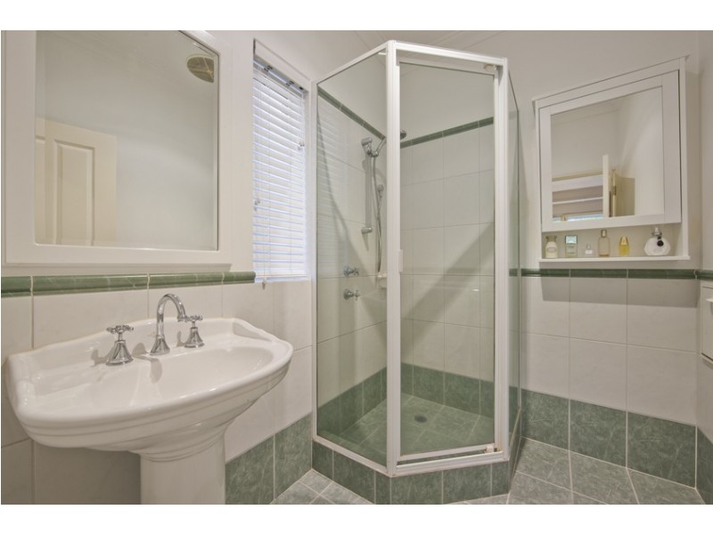 25 Doney Street, Alfred Cove WA 6154