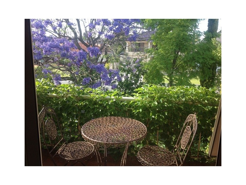 25 Doney Street, Alfred Cove WA 6154