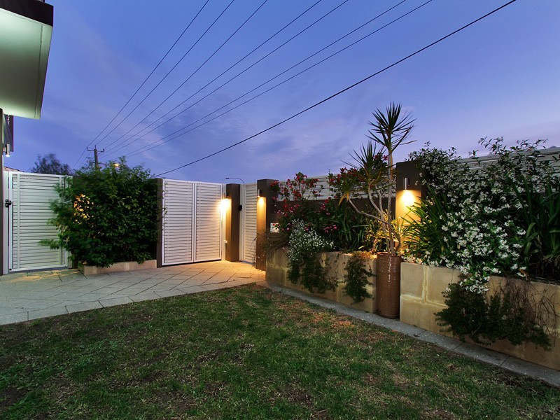 132 Barbican Street East, Shelley WA 6148